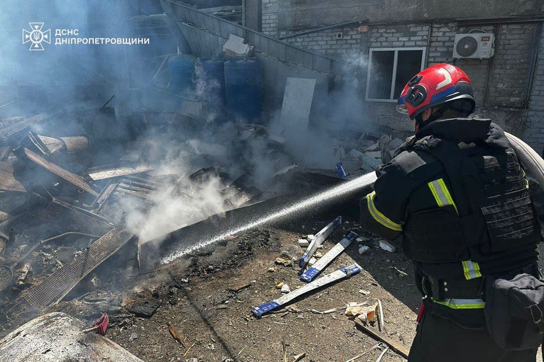 У Дніпрі через ворожу атаку продовжує зростати число загиблих: відомо про сім осіб